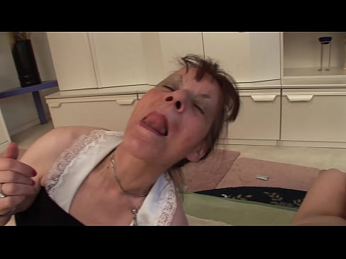 ❤️ Deux grands-mères et un grand-père font une partie à trois Porno juste at us ❌