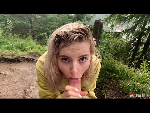 ❤️ Une fille avale du sperme après une fellation publique - Eva Elfi Porno juste at us ❌